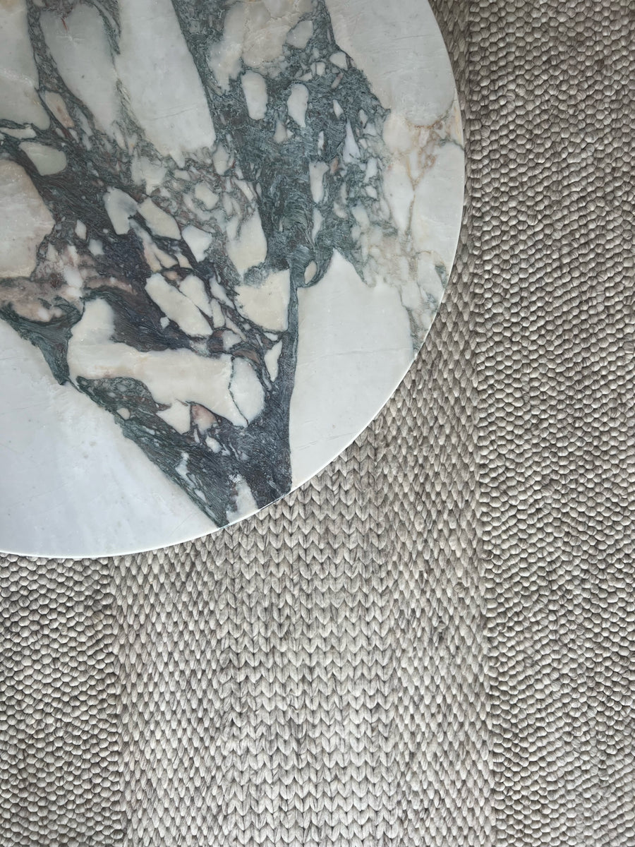Mixed weave rug in silver/grey